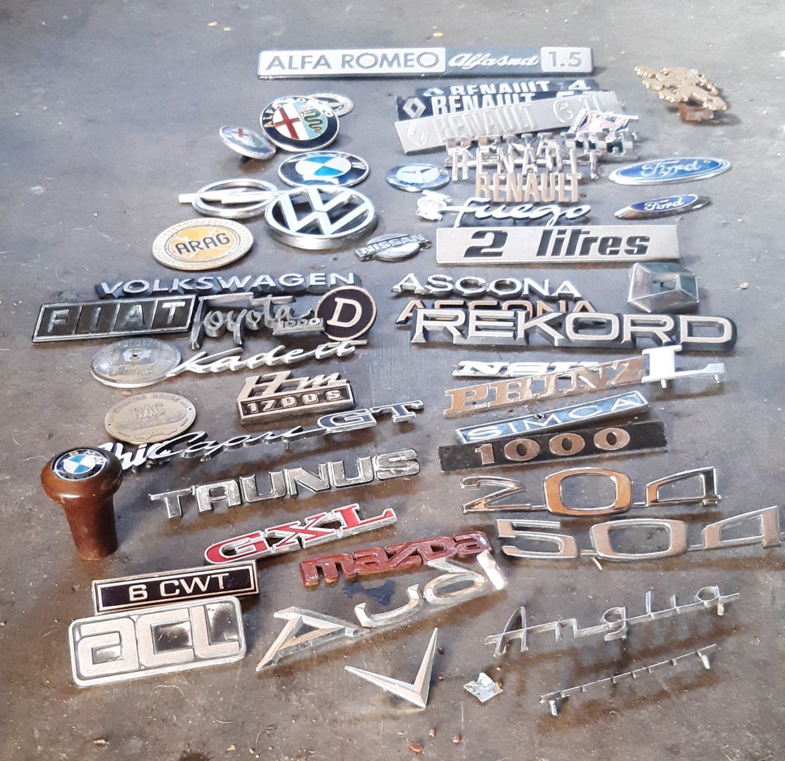 Diverse auto emblemen te koop - Alles of los, Ophalen of Verzenden, Gebruikt, BMW