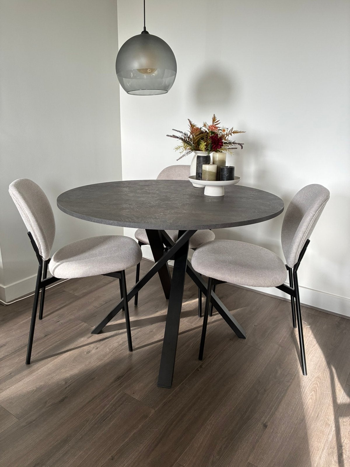 Ikea Mariedamm eettafel in nieuwstaat, Huis en Inrichting, Ophalen, Zo goed als nieuw, Rond, 100 tot 150 cm
