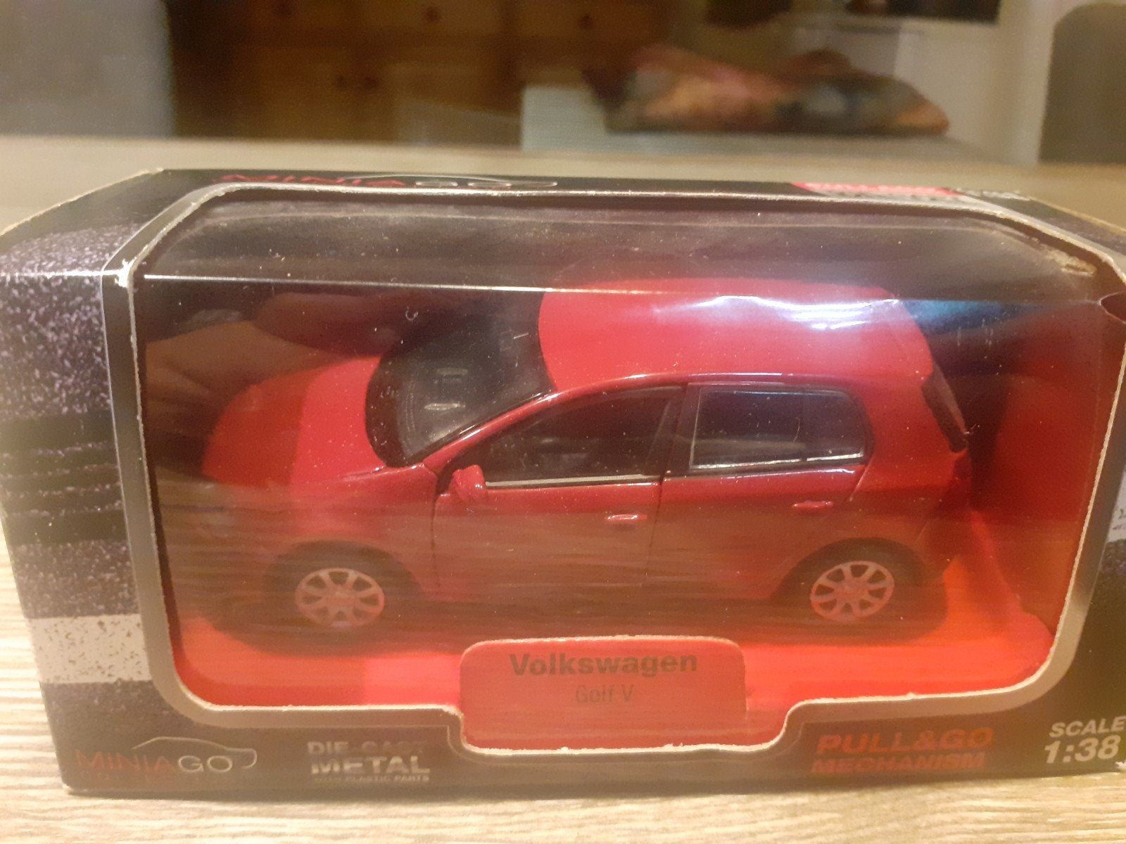 prachtige 1.38 Volkswagen Golf v fabrikant Minia go, Ophalen, Nieuw, Auto