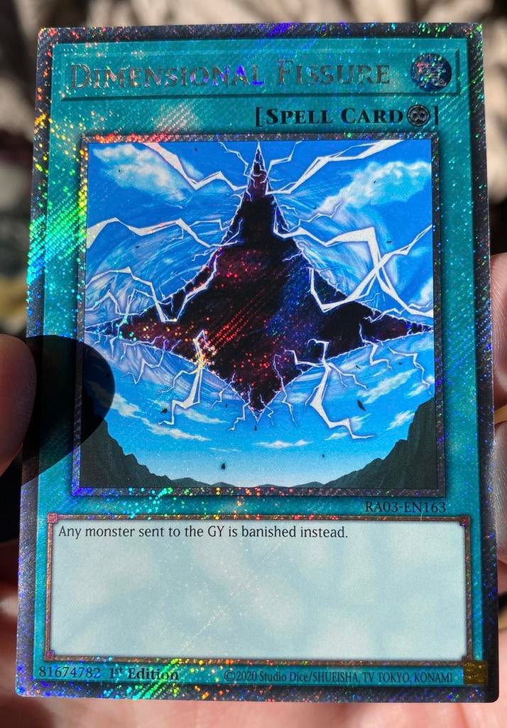 Yu-Gi-Oh! Dimensional Fissure RA03 1st Edition !, Ophalen of Verzenden, Zo goed als nieuw, Losse kaart, Foil