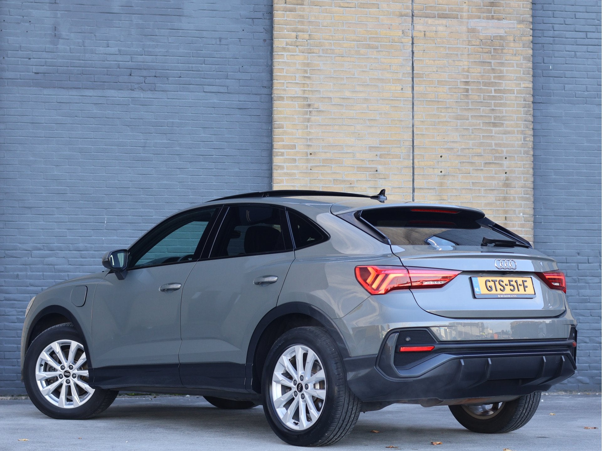 Audi Q3 Sportback 45 TFSI e S Edition | S line | Matrix LED, Dealer onderhouden, Gebruikt, Leder en Stof, Hybride Elektrisch/Benzine