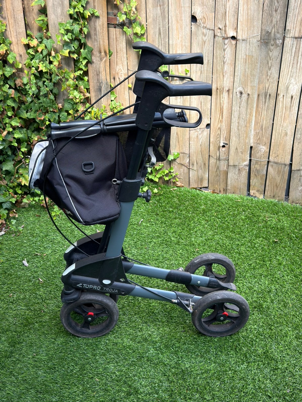 Rollator Topro Troja Rollator - Lichtgewicht en Inklapbaar, Ophalen, Lichtgewicht, Gebruikt