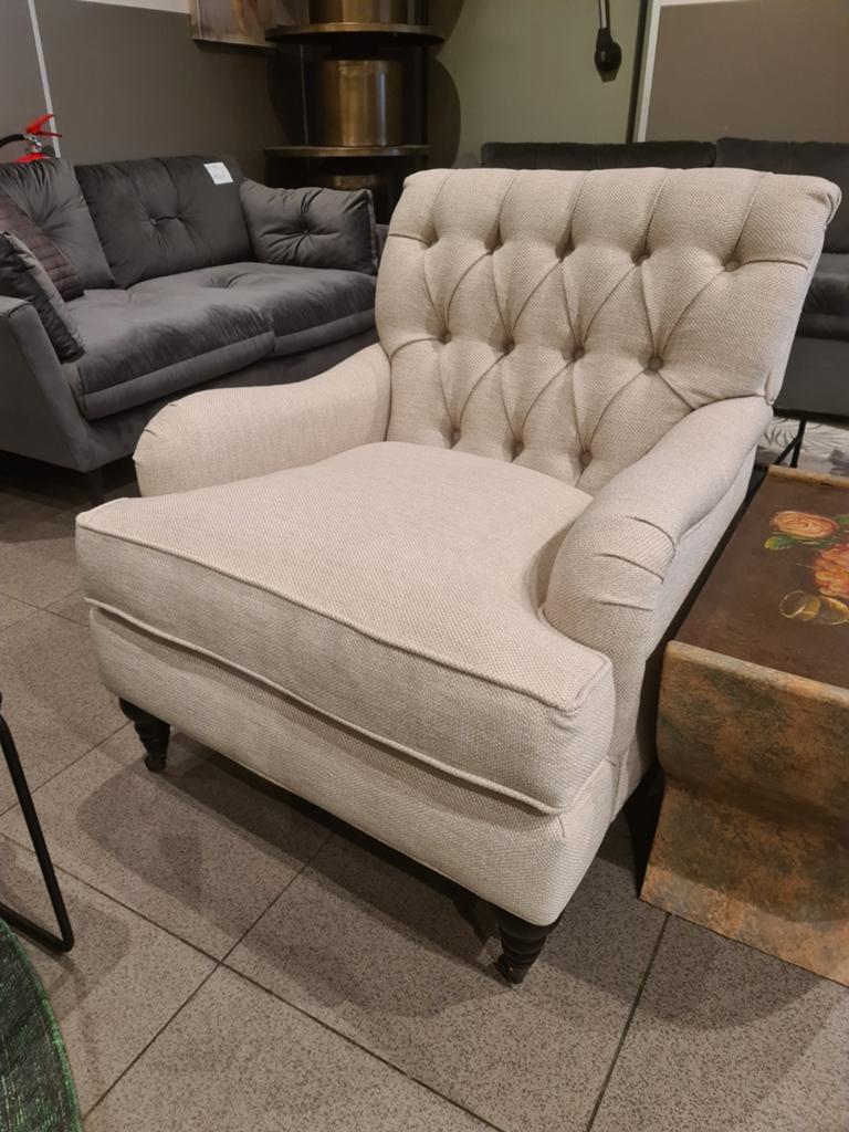 Nieuwe Rofra home landelijke fauteuil beige stof €495, Ophalen, Industrieel landelijk barok brocante koloniaal boheems vintage