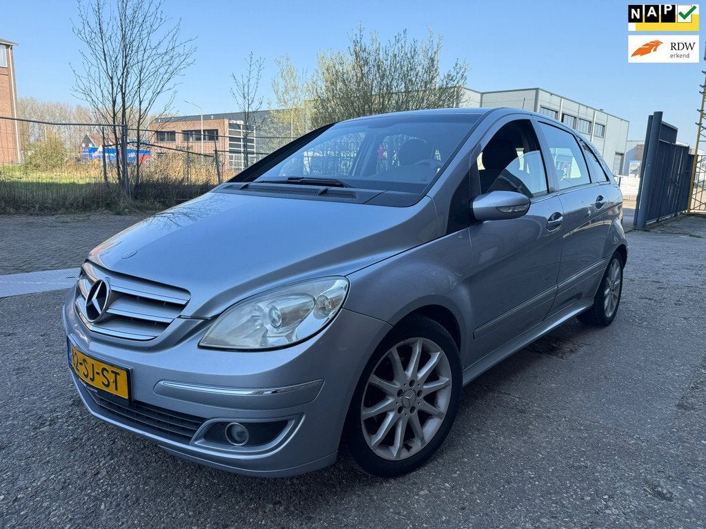 Mercedes-Benz B-klasse 150 NAP/APK/AIRCO/LEER/VELGEN, Auto's, Voorwielaandrijving, Zwart, 400 kg, Leder en Stof