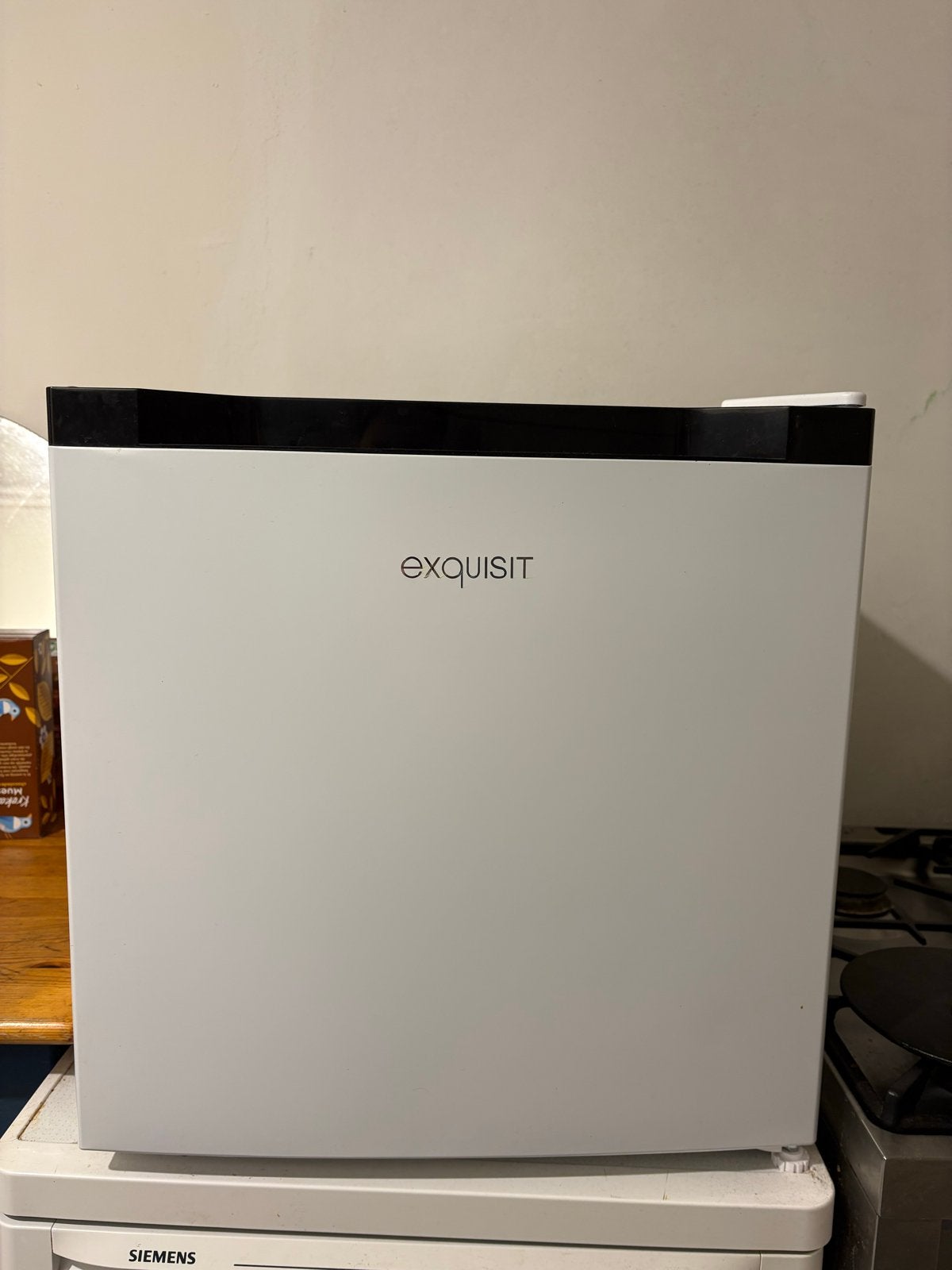 Exquisit mini koelkast met vriesvak, Ophalen, Met vriesvak, Minder dan 45 cm, Minder dan 85 cm
