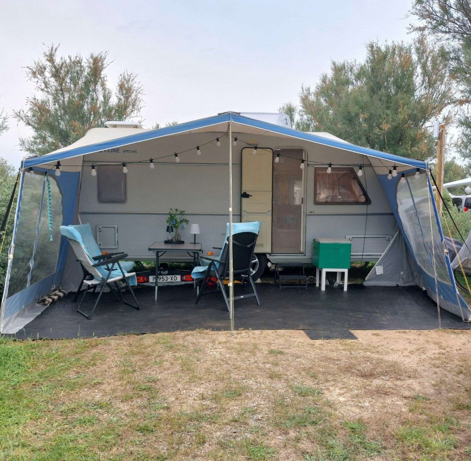 Kip caravan 50 TDB Special plus Isabella Sun luifel, Caravans en Kamperen, Rondzit, Frans bed, Particulier, 5 tot 6 meter