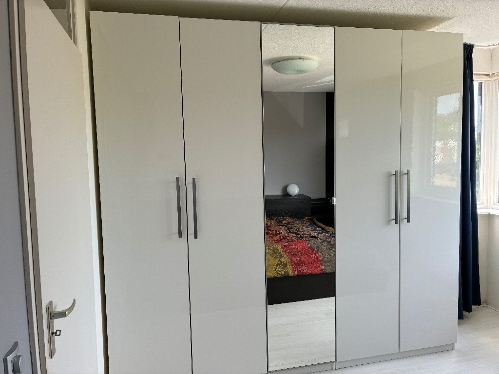Kledingkasten PAX met hoogglans deuren en spiegeldeur, Ophalen, Overige materialen, Met deur(en), Gebruikt