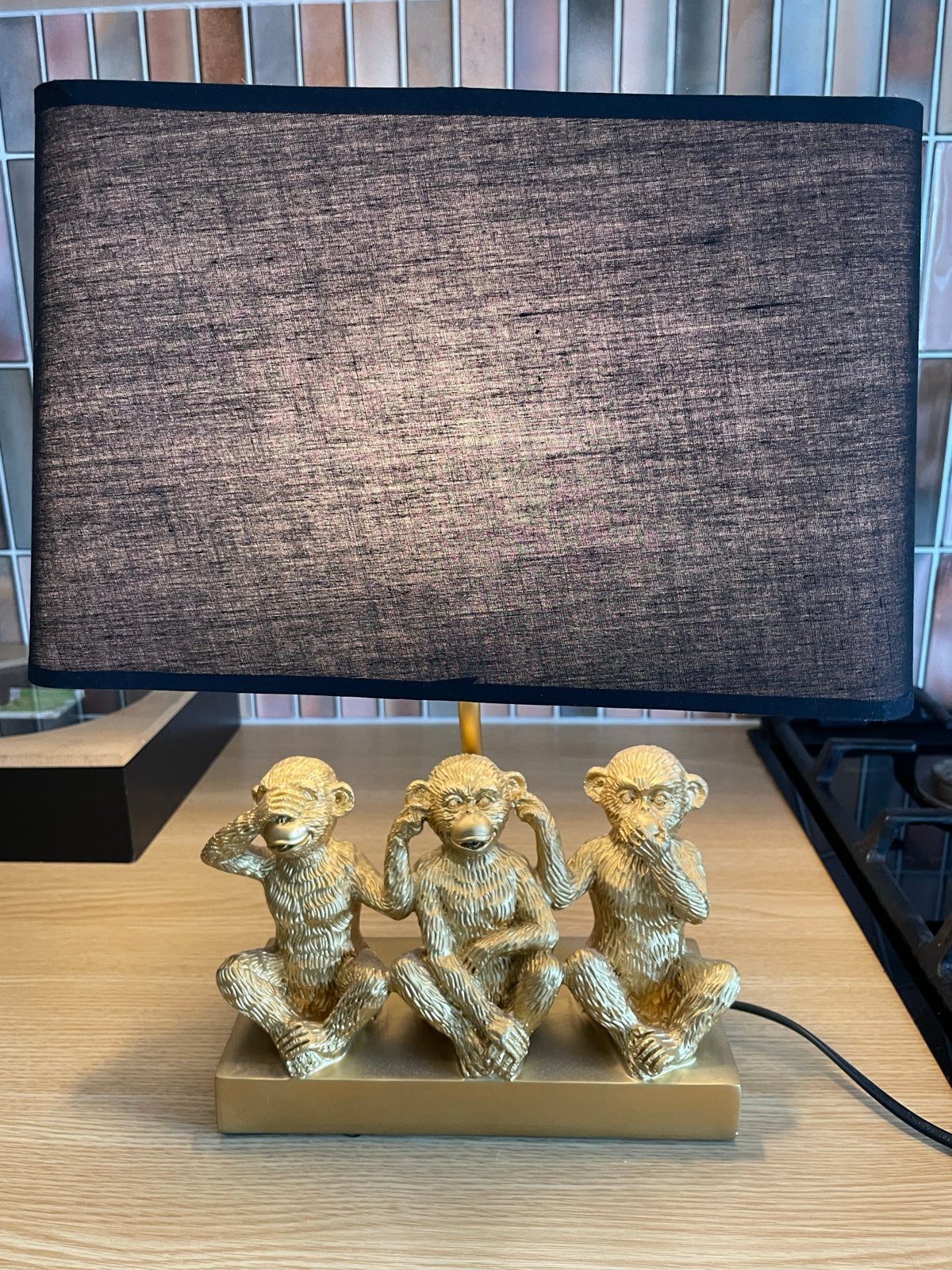 Goudkleurige tafellamp met apen, Ophalen, Goud, E27 (groot), Inclusief lichtbron