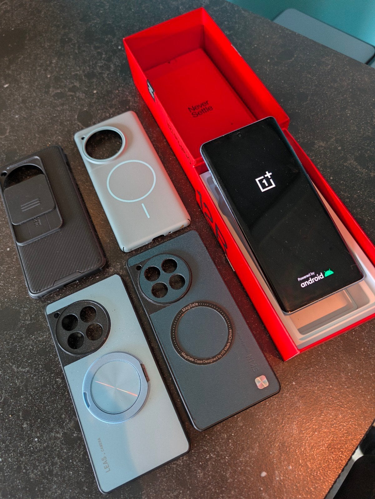 OnePlus 12R - Krasvrij, lange batterijduur + 4 hoesjes, Telecommunicatie, Ophalen of Verzenden, Zo goed als nieuw, Zonder simlock