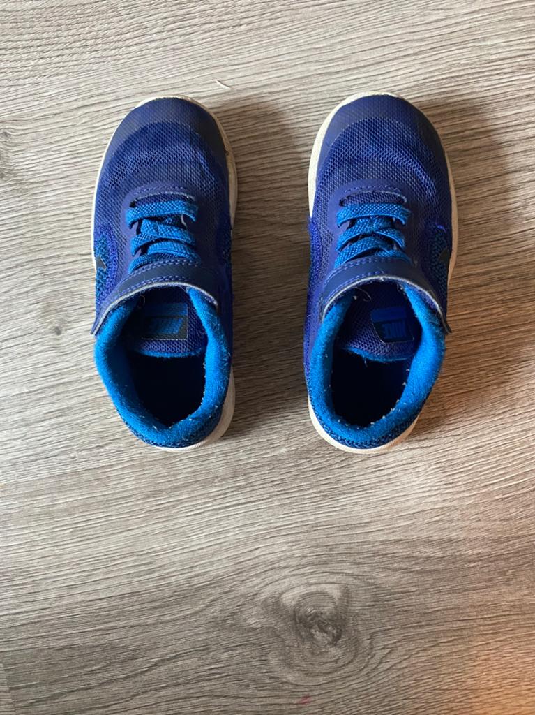 Nike schoenen maat 26, Kinderen en Baby's, Kinderkleding | Schoenen en Sokken, Ophalen of Verzenden, Gebruikt, Schoenen
