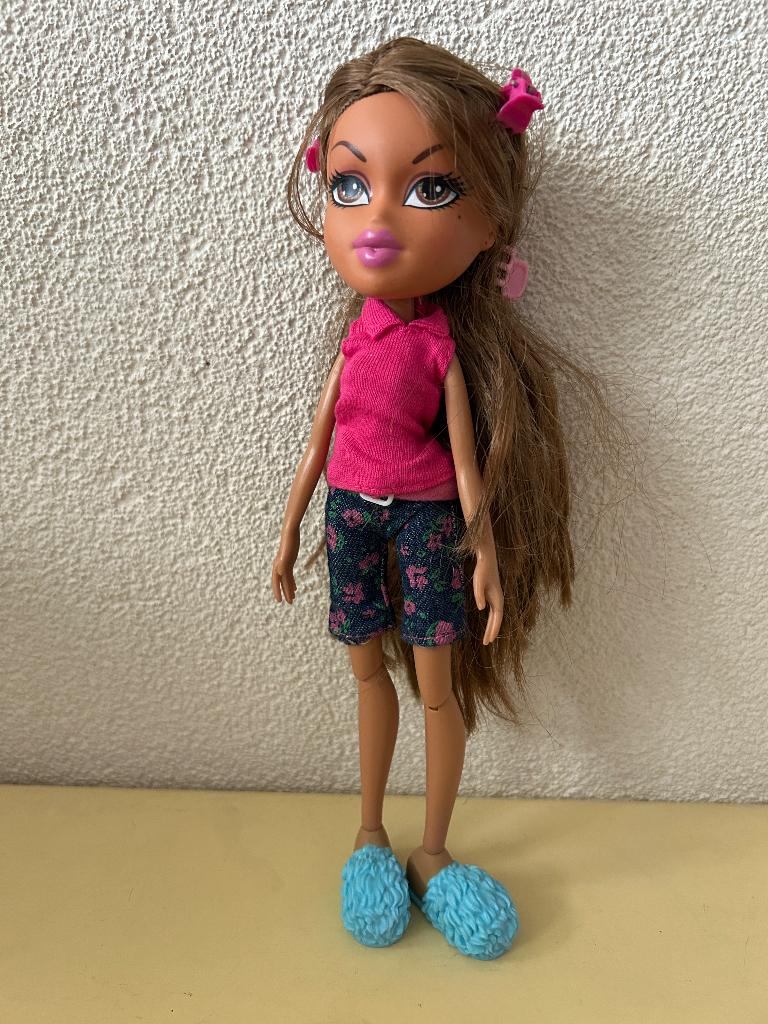 Bratz Sleepover Spa Yasmin, Verzamelen, Poppen, Ophalen of Verzenden, Gebruikt, Fashion Doll