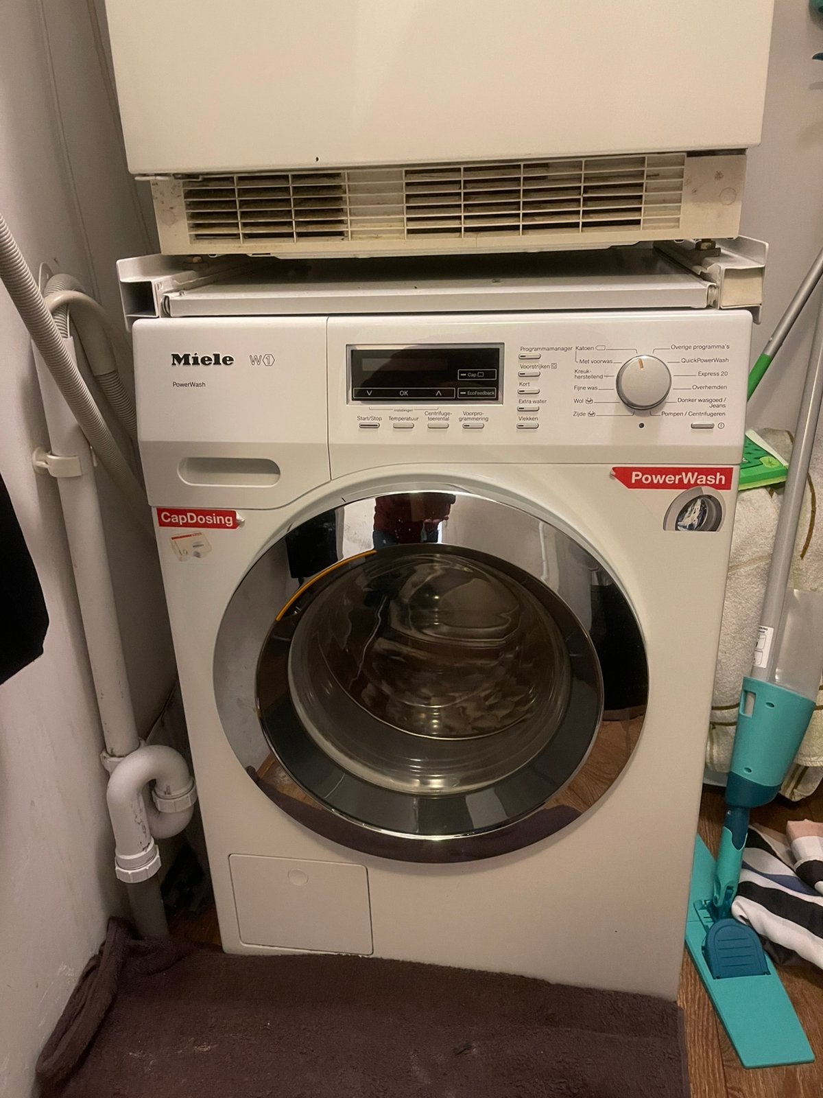 Miele wasmachine, Ophalen, Zo goed als nieuw, 1200 tot 1600 toeren, 85 tot 90 cm