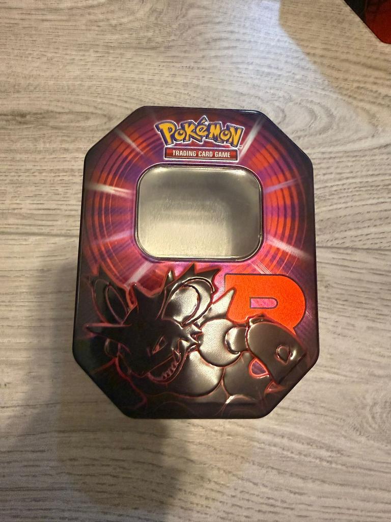 Lege Pokemon Tins, Hobby en Vrije tijd, Verzamelkaartspellen | Pokémon, Ophalen of Verzenden, Zo goed als nieuw, Overige typen