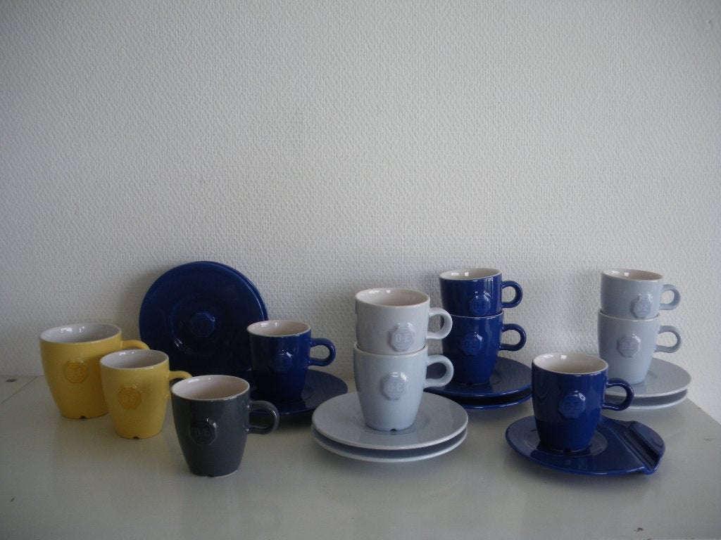 Douwe Egberts Mosa gekleurd servies, Huis en Inrichting, Keuken | Servies, Ophalen of Verzenden, Zo goed als nieuw, Aardewerk