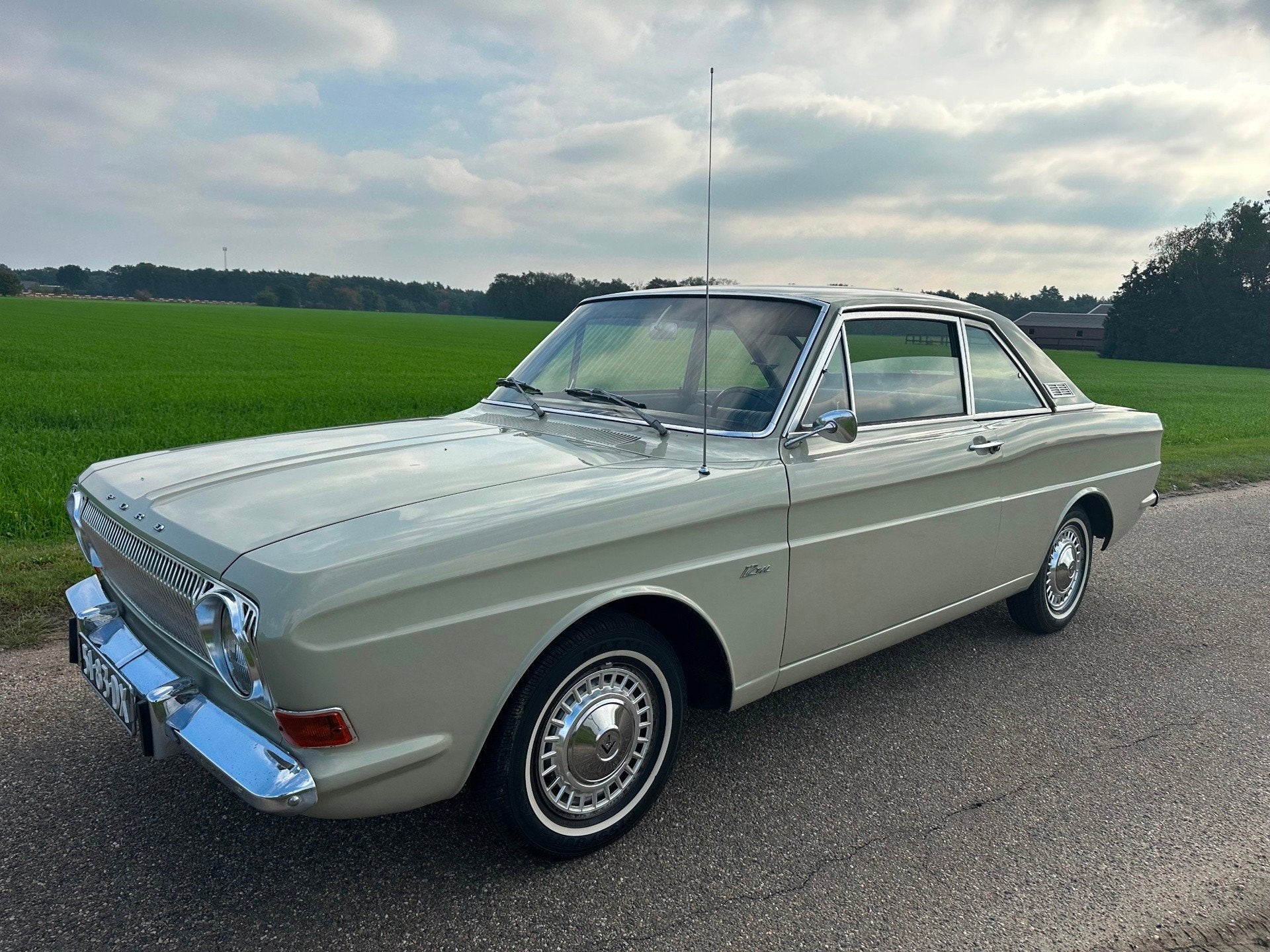 Ford TAUNUS 12 M Taunus 12 m coupe, Auto's, Gebruikt, Overige modellen, 4 cilinders, Beige
