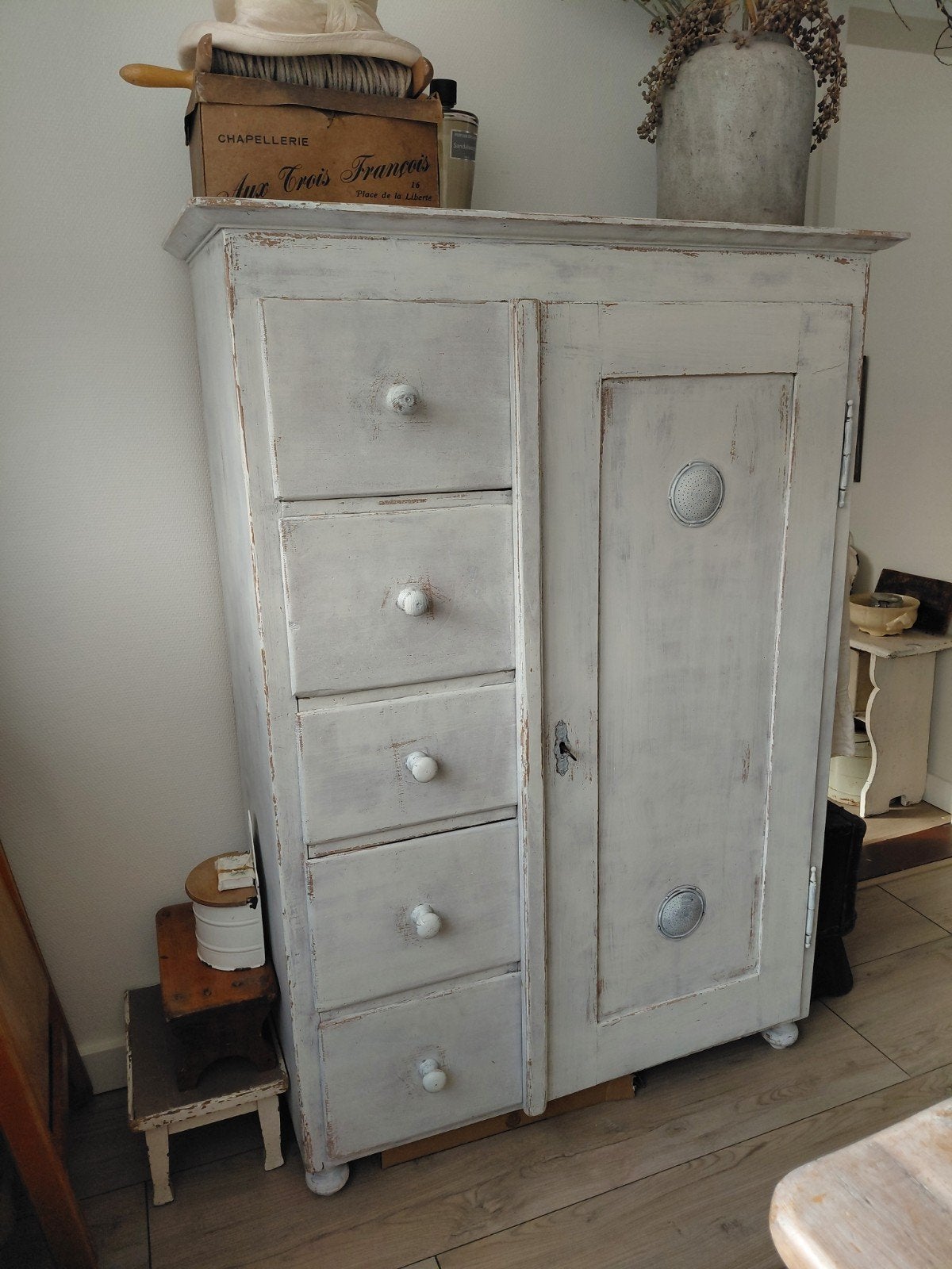 brocante oude spekkast, Ophalen