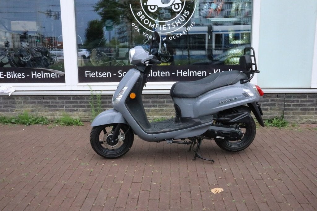 Mooie  Sym Fiddle 50 II grijs 2021 FGD40V, Ophalen of Verzenden, Zo goed als nieuw, Benzine, Fiddle