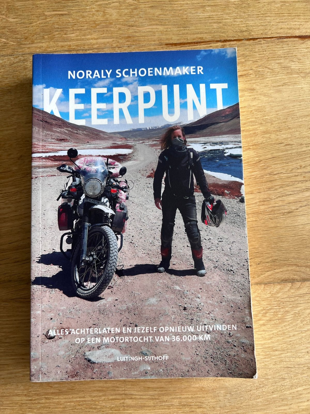 Keerpunt - Noraly Schoenmaker (Itchy Boots), Ophalen of Verzenden, Zo goed als nieuw, Europa