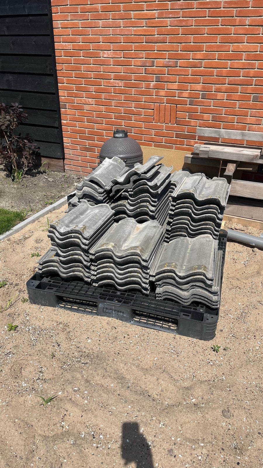 Zwarte dakpannen - Braas Doppel-S Pfanne, Doe-het-zelf en Verbouw, Dakpannen en Dakbedekking, Ophalen, Gebruikt, Steen of Klei