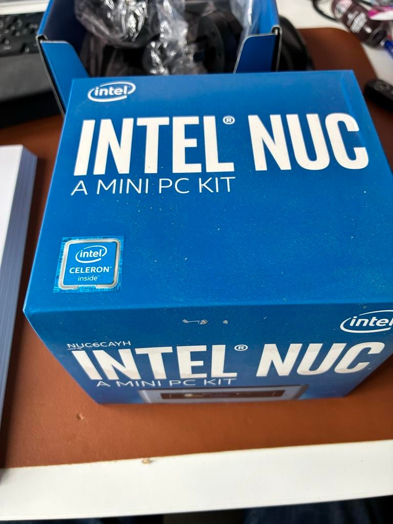 Intel NUC Mini PC NUC6CYAH - Zo goed als nieuw, compleet, Ophalen of Verzenden, Gebruikt