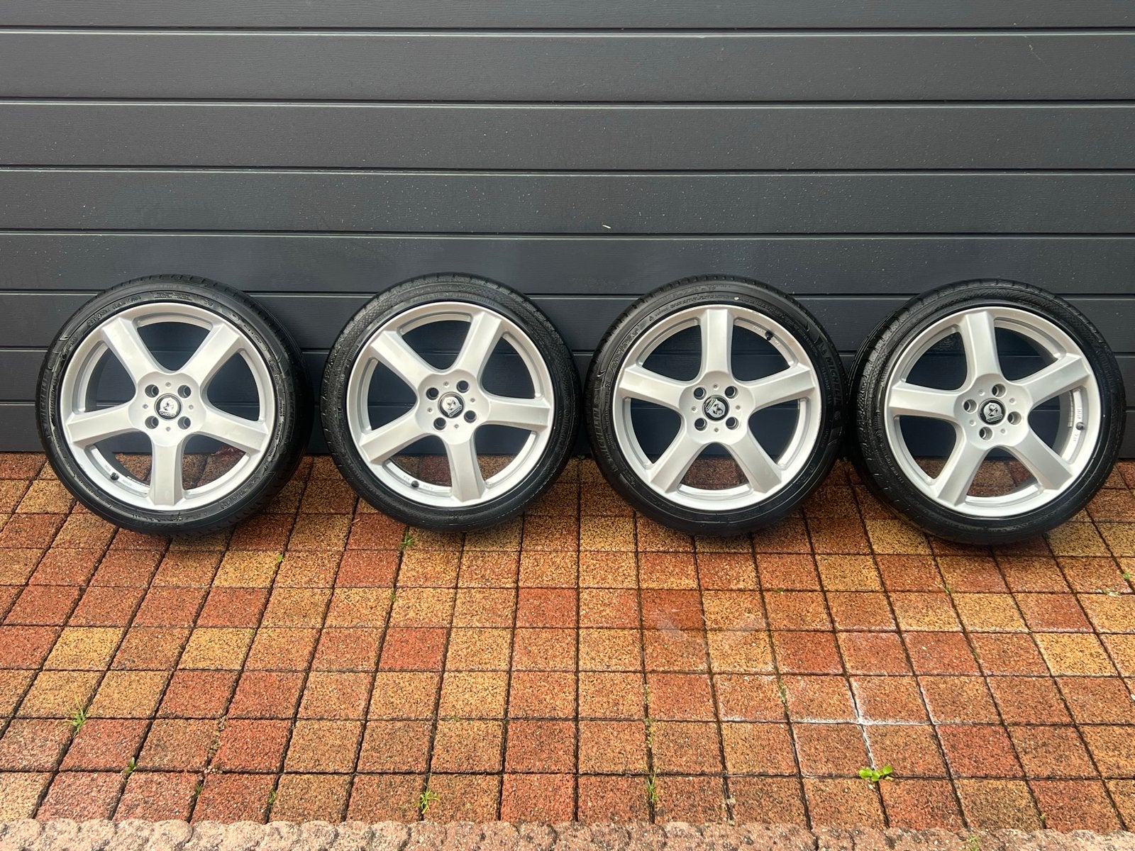 Mooie set 4x100 sportvelgen met goede banden, Ophalen of Verzenden, Gebruikt