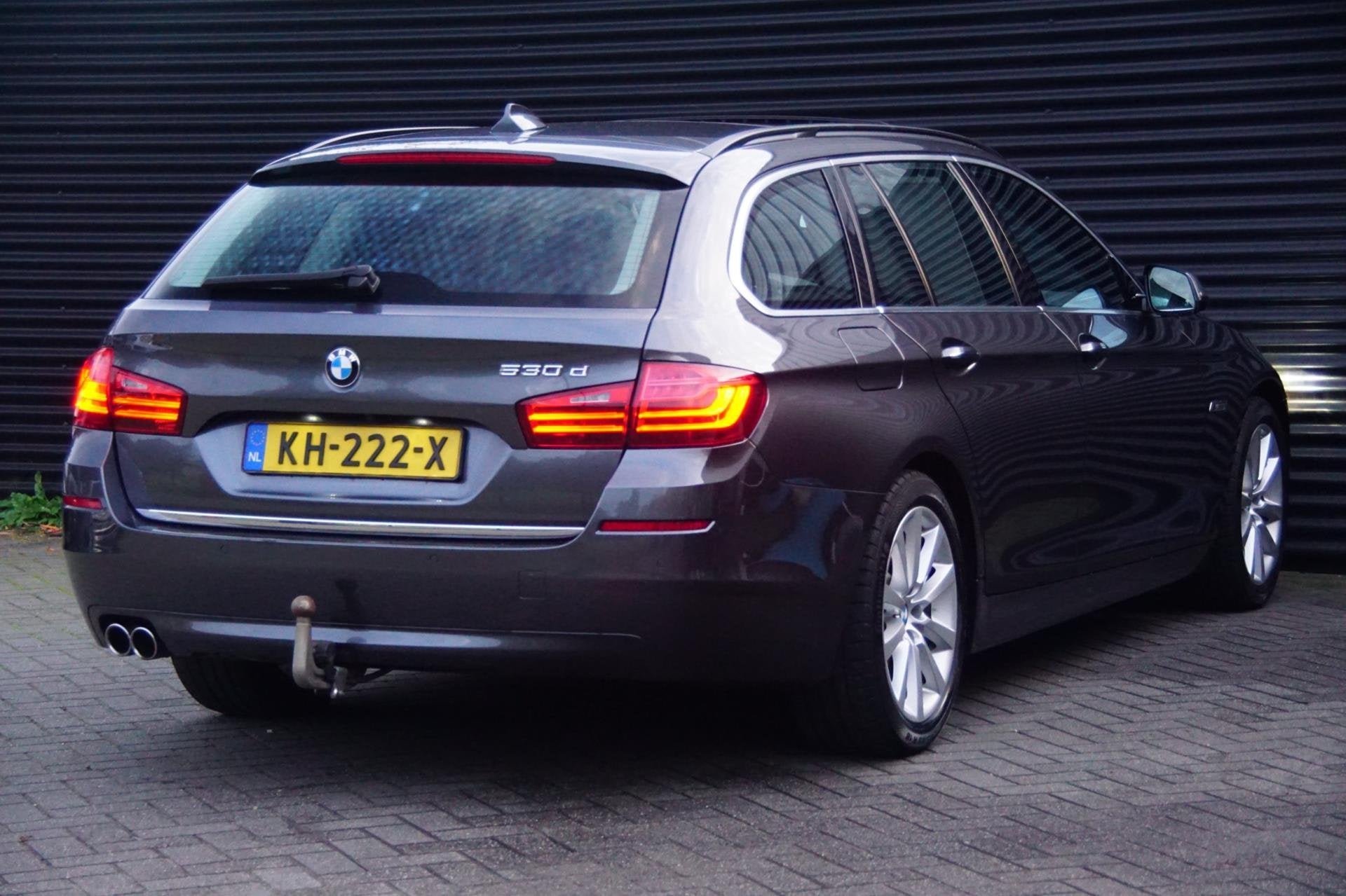 BMW 5-serie 530d High Executive | Pano | Trekhaak | Adapt. o, Auto's, BMW, Automaat, Achterwielaandrijving, Gebruikt, 2993 cc