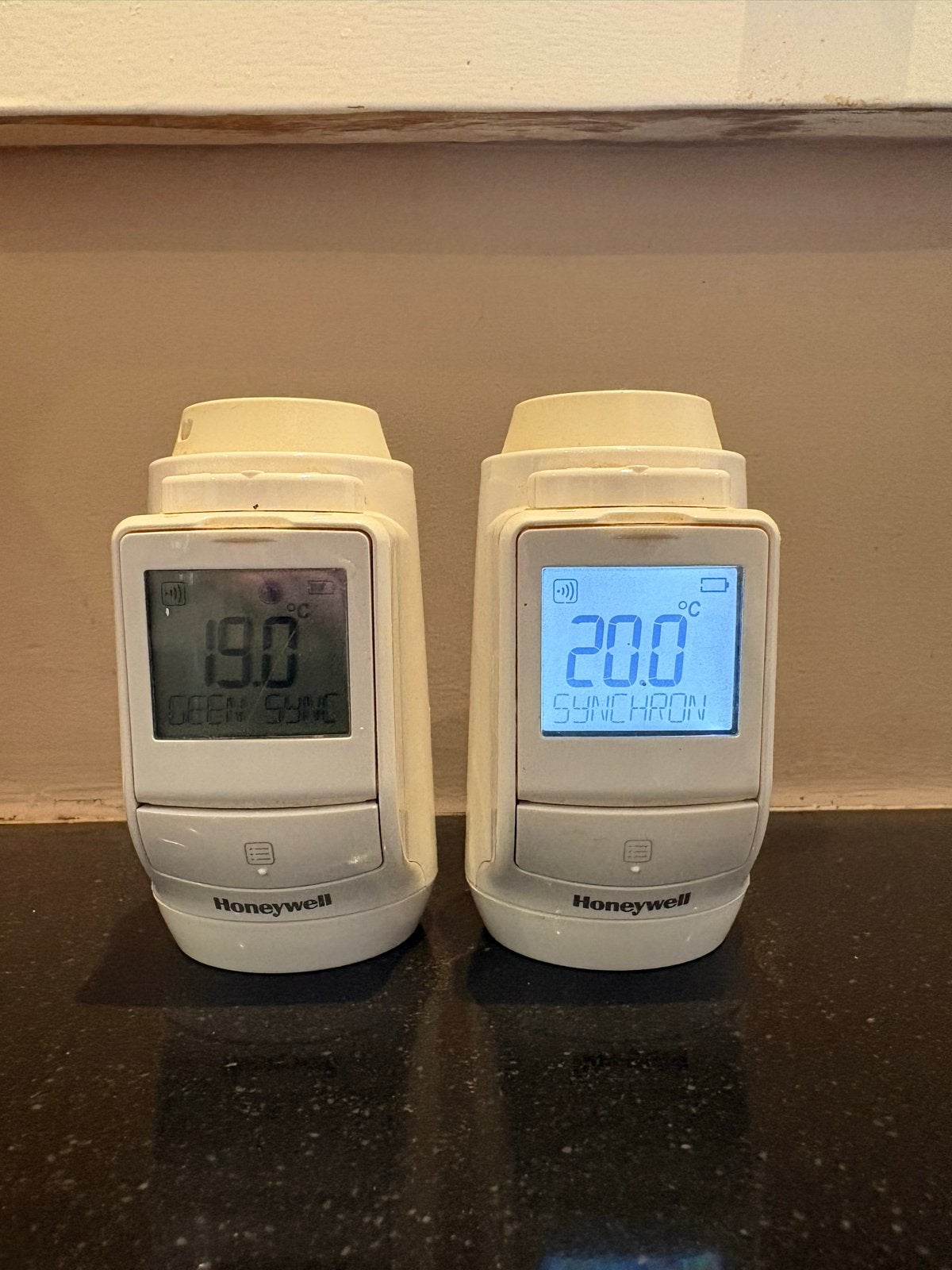 2x Honeywell Home HR92 radiatorregelaar, Ophalen, Gebruikt, Minder dan 30 cm, Radiator