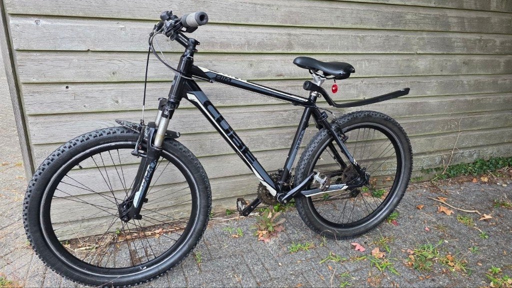 fiets cube, Fietsen en Brommers, Fietsen | Dames | Damesfietsen, Velgrem, Versnellingen, Zo goed als nieuw, Ophalen