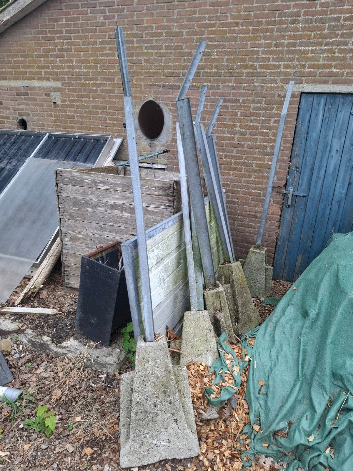 Hekwerkpalen met beton voet, Ophalen, Minder dan 180 cm, Palen