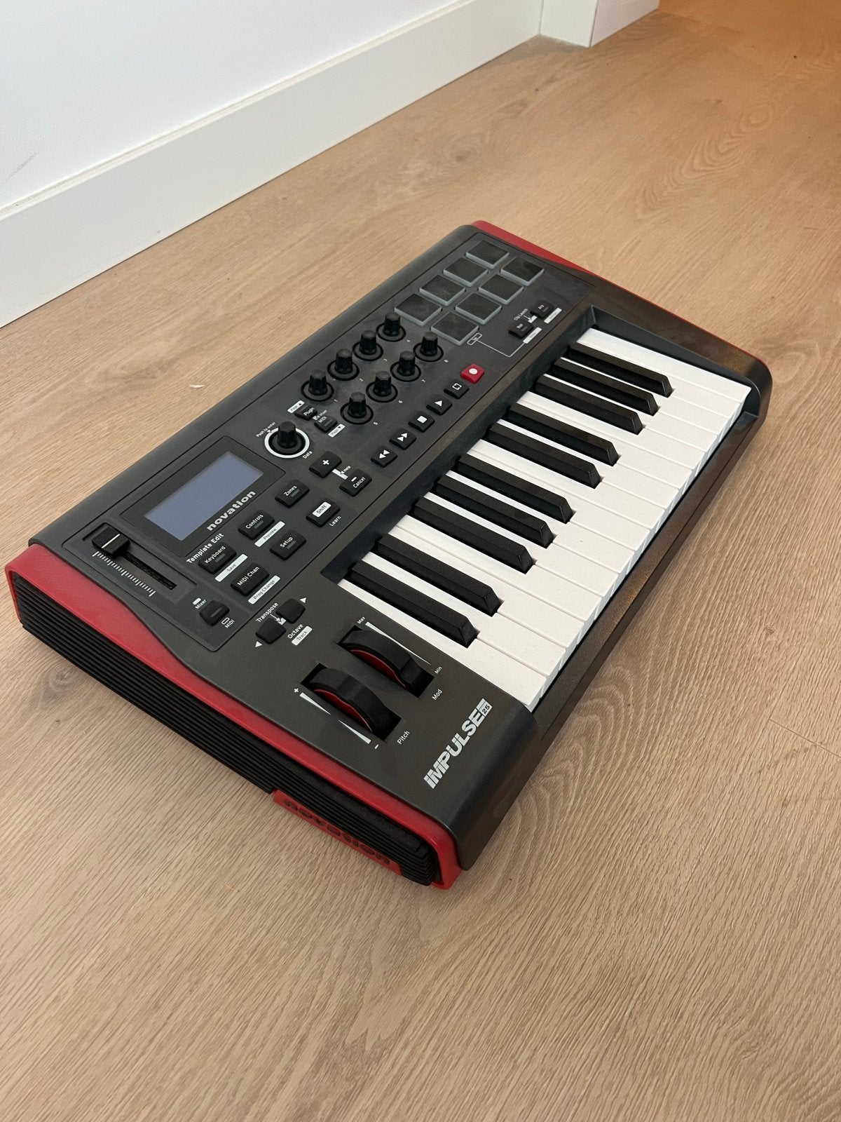 Novation Impulse 25 MIDI Controller Keyboard, Ophalen, Novation, Overige aantallen, Zo goed als nieuw