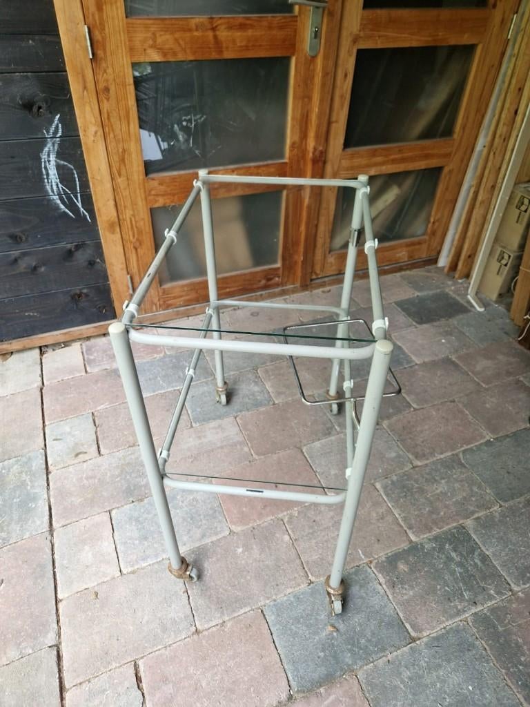 glazen instrumenten tafel, Ophalen