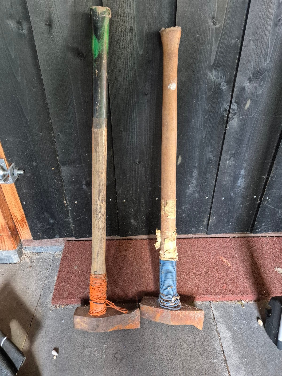 2x bijl, Ophalen, Gebruikt, Overige typen, Minder dan 2 meter