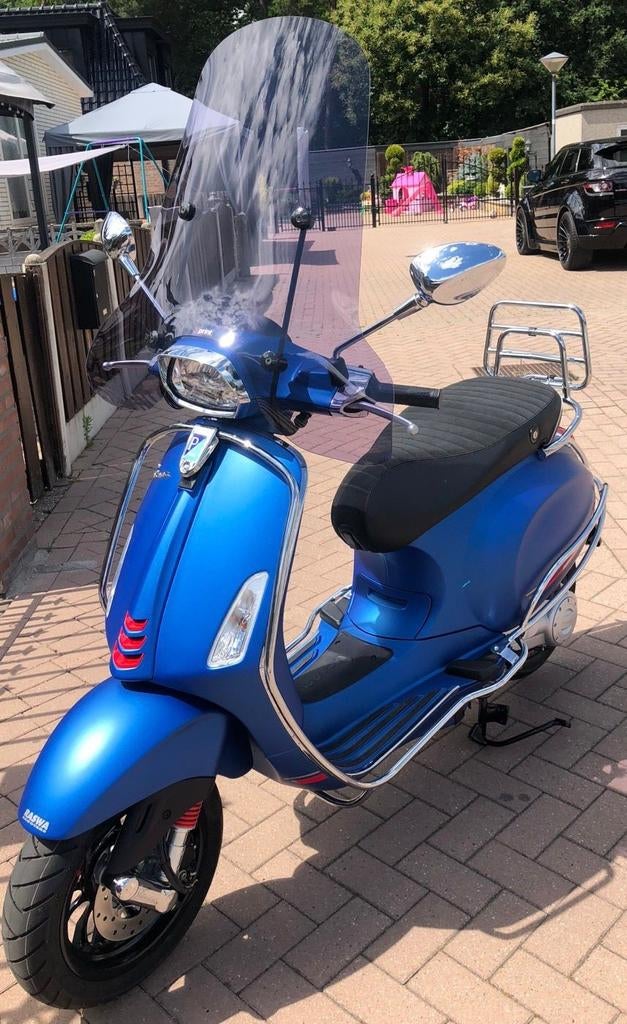 Vespa sprint mat blauw, Fietsen en Brommers, Scooters | Vespa, Ophalen, Vespa S, Zo goed als nieuw, Benzine