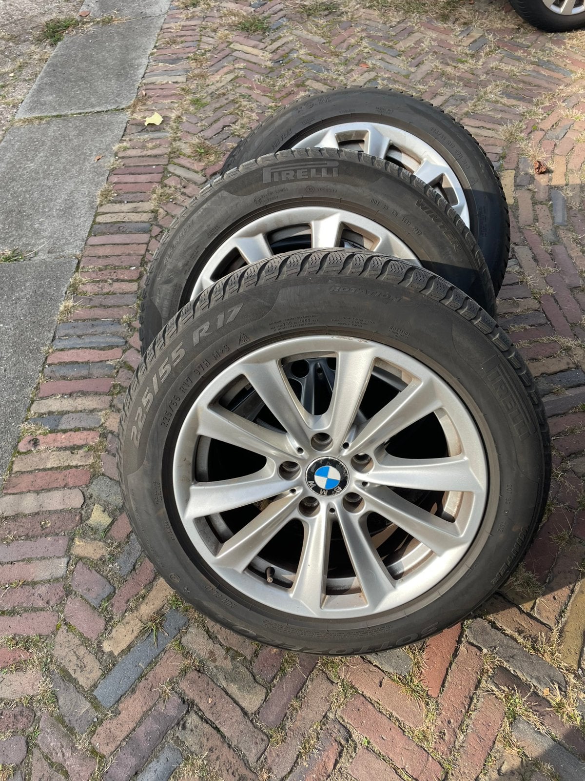 Set winterbanden BMW 5 met bijna nieuwe run flat tires, Ophalen, Banden en Velgen, 17 inch, Winterbanden