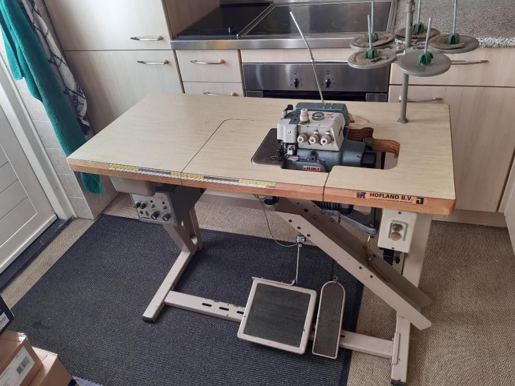 Lockmachine, Hobby en Vrije tijd, Naaimachines en Toebehoren, Gebruikt, Lockmachine, Industrieel, Ophalen