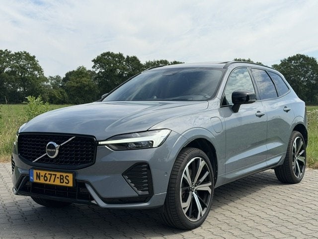 Volvo XC60 T6 AWD R B&W LUCHTVERING 360 FACE LIFT 2 JAAR GAR, Auto's, Volvo, Automaat, Gebruikt, 138 €/maand, 24 maanden