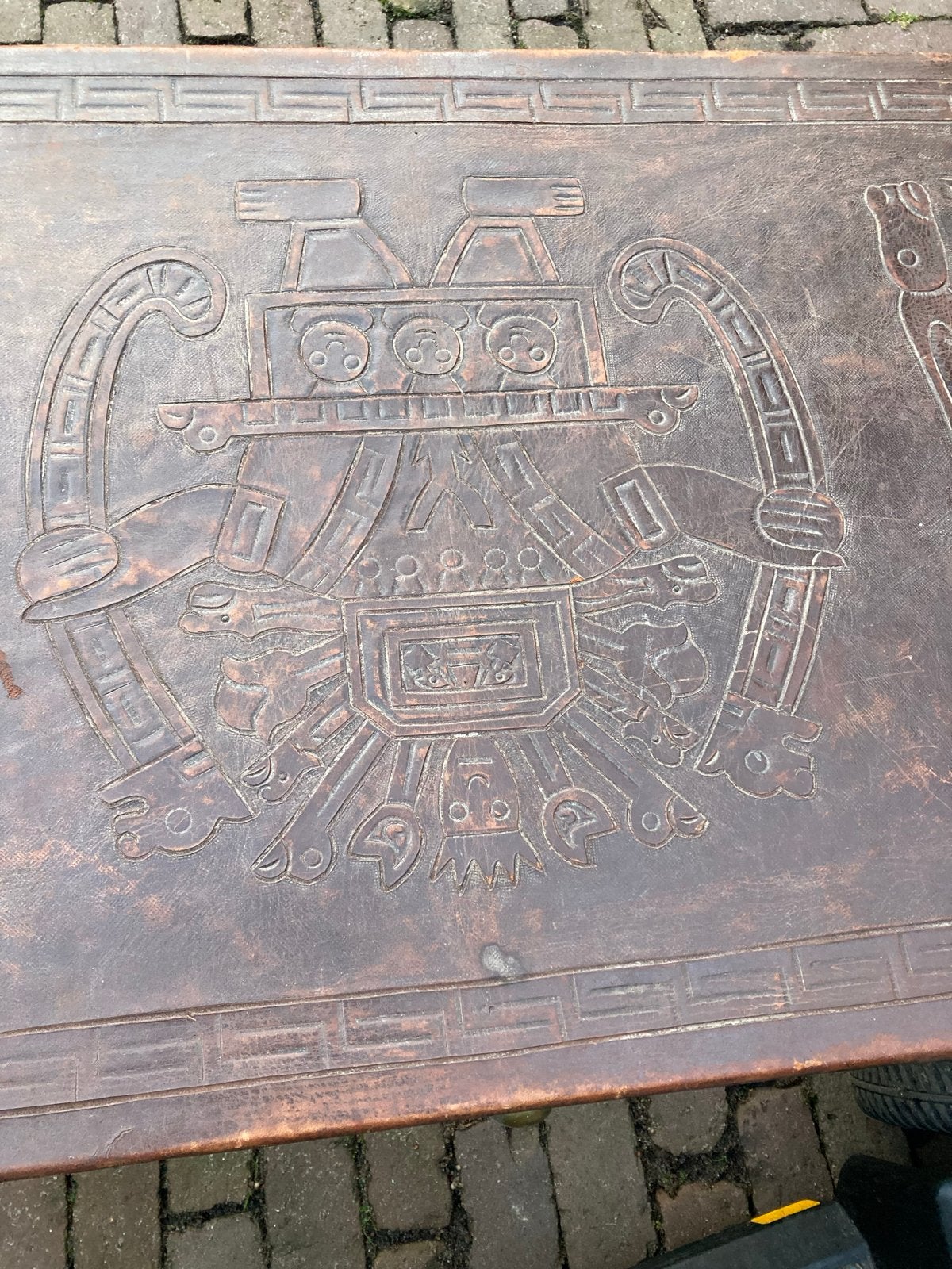 Vintage bank/tafel met leer bekleed en Inca motieven, Ophalen