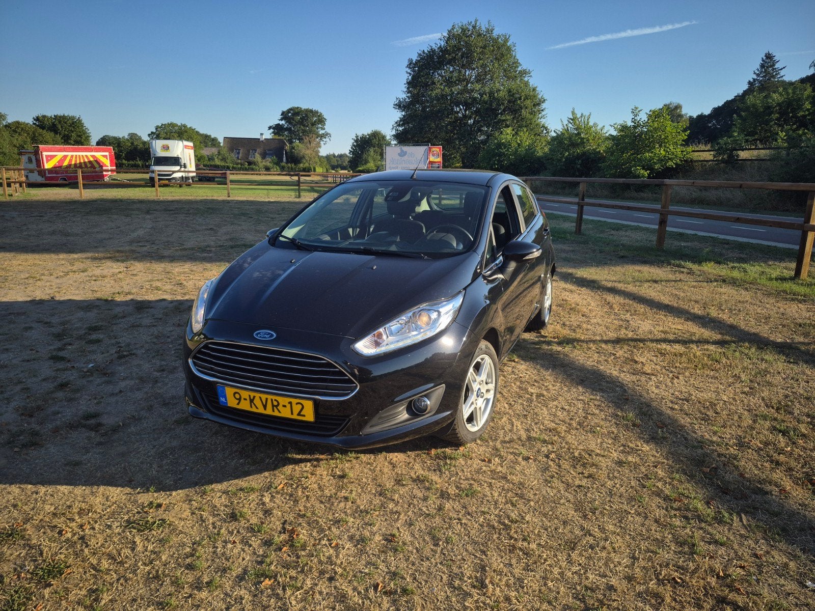 Ford Fiësta 1.0 59KW/80PK 5D 2013 Zwart, Auto's, Voorwielaandrijving, Stof, 40 €/maand, Zwart