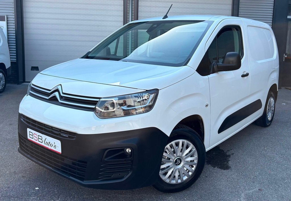 Citroen Berlingo 1.2 PureTech Club 110 pk Airco Camera's Nav, Auto's, Bestelauto's, Gebruikt, 1199 cc, Citroën, Wit