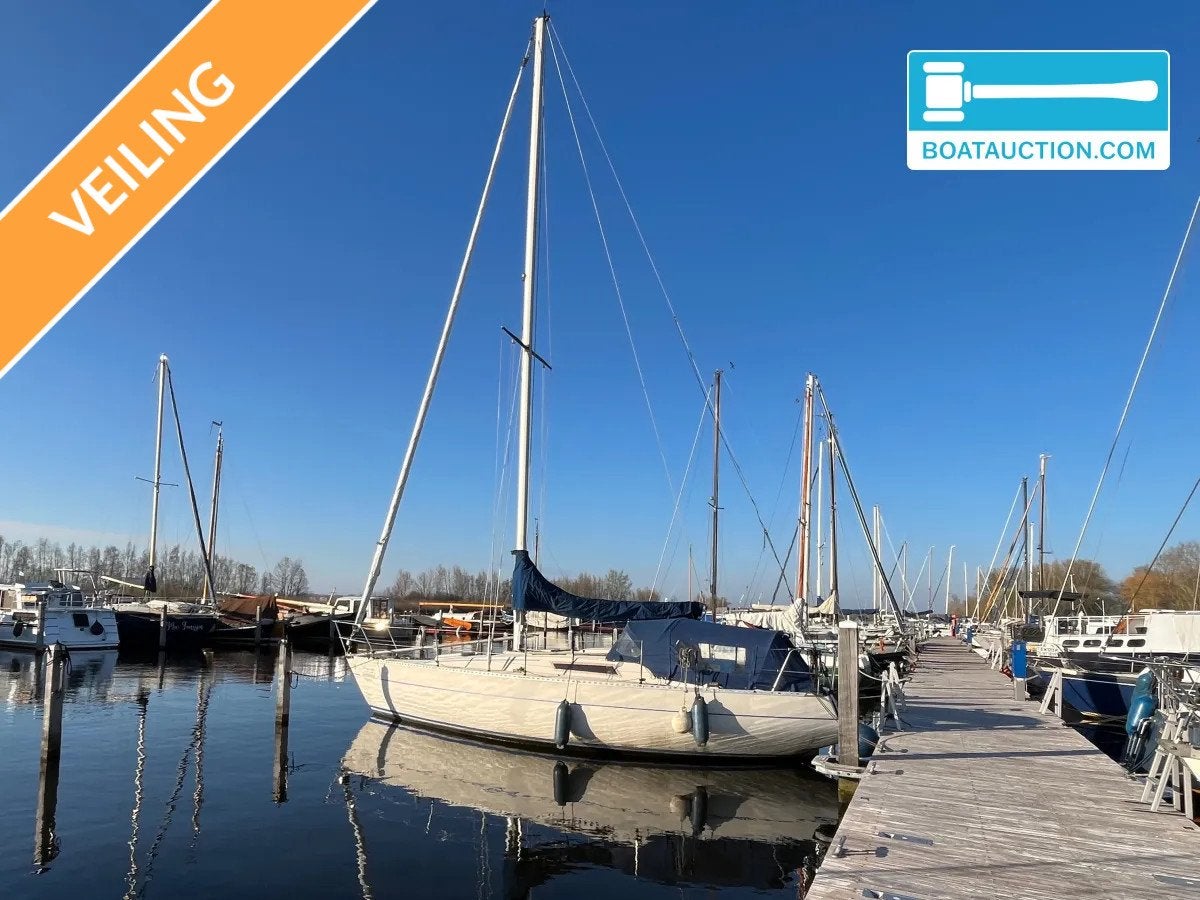 Beneteau First 30 nu in de online veiling.