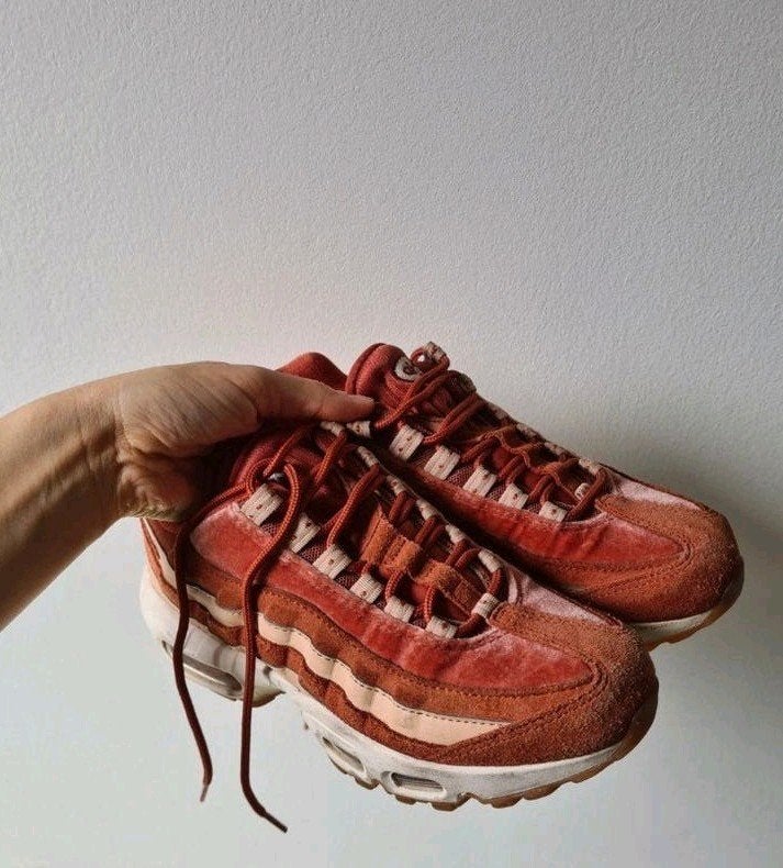 Nike Air Max 95 Dusty Peach Sneakers, Kleding | Dames, Overige kleuren, Nike, Ophalen of Verzenden, Sneakers of Gympen