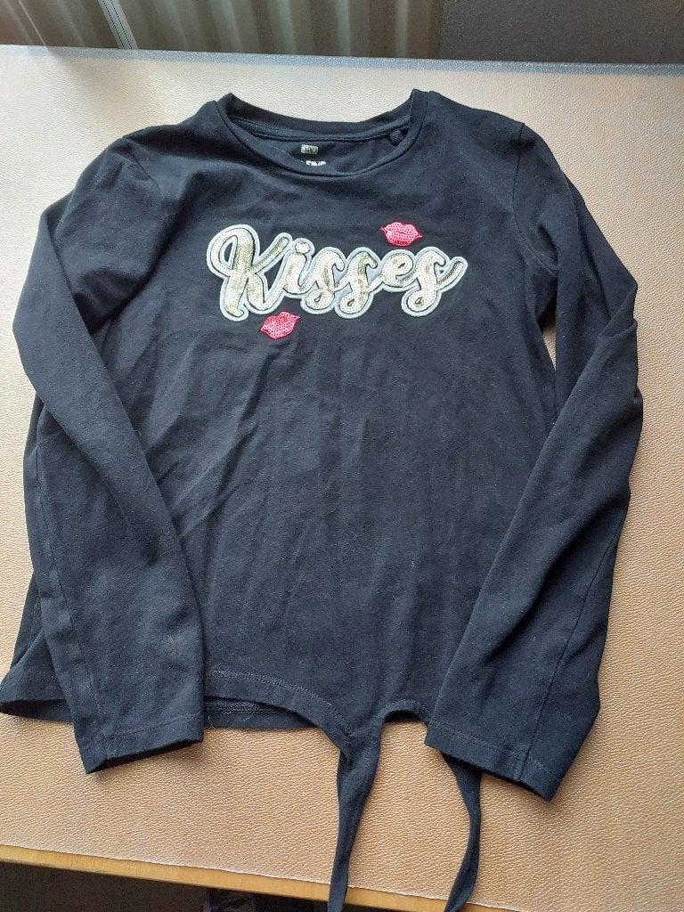 shirtje maat 134/140 zwart, Gebruikt, Meisje, Ophalen of Verzenden, Shirt of Longsleeve