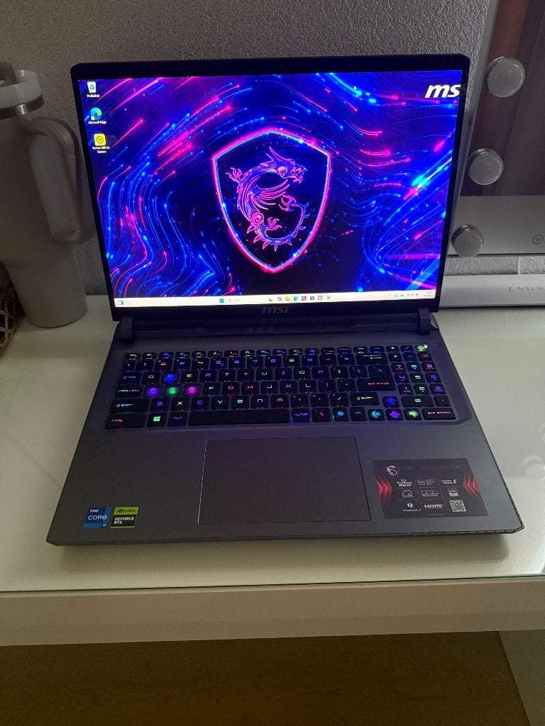 MSI Gaming Laptop – RTX 4080 – Topstaat – Garantie tot 2027, Computers en Software, Windows Laptops, Ophalen of Verzenden, Zo goed als nieuw