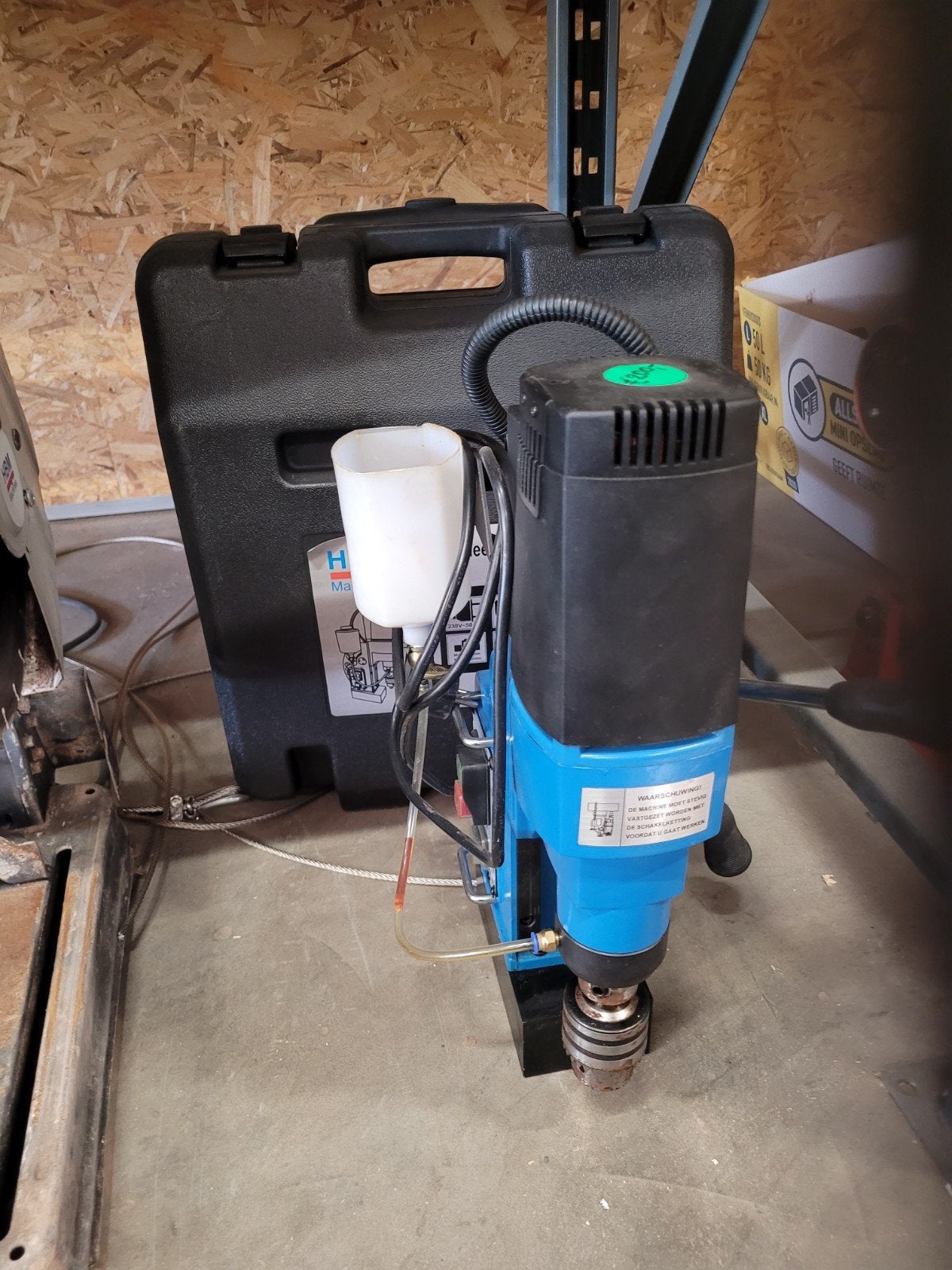 HBM Magneetboormachine 32 mm - Krachtig en Compact, Ophalen, Zo goed als nieuw, 600 watt of meer, Boormachine