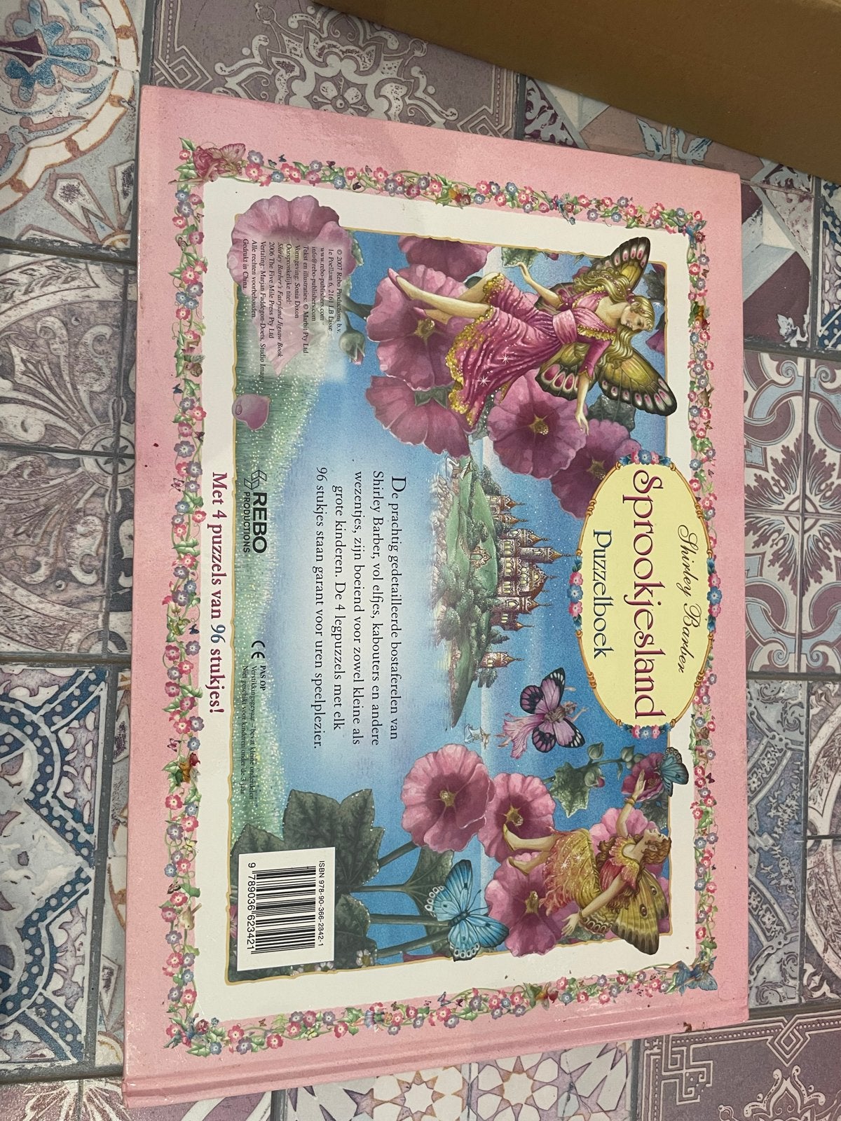 Shirley Barber Sprookjesland Puzzelboek - 4 puzzels, Ophalen of Verzenden, Meer dan 50 stukjes, Gebruikt, 6 jaar of ouder