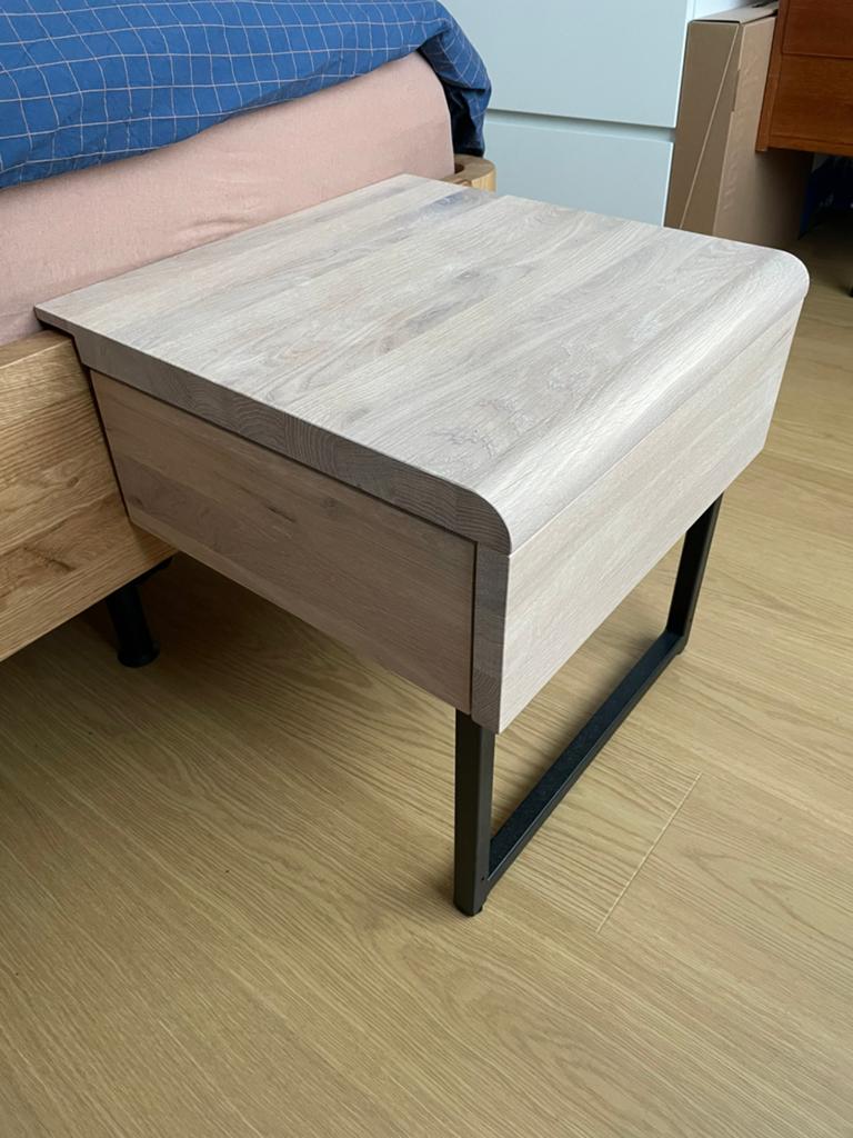 Houten nachtkastje, Huis en Inrichting, Slaapkamer | Nachtkastjes, Ophalen, Minder dan 45 cm, Zo goed als nieuw, Minder dan 55 cm