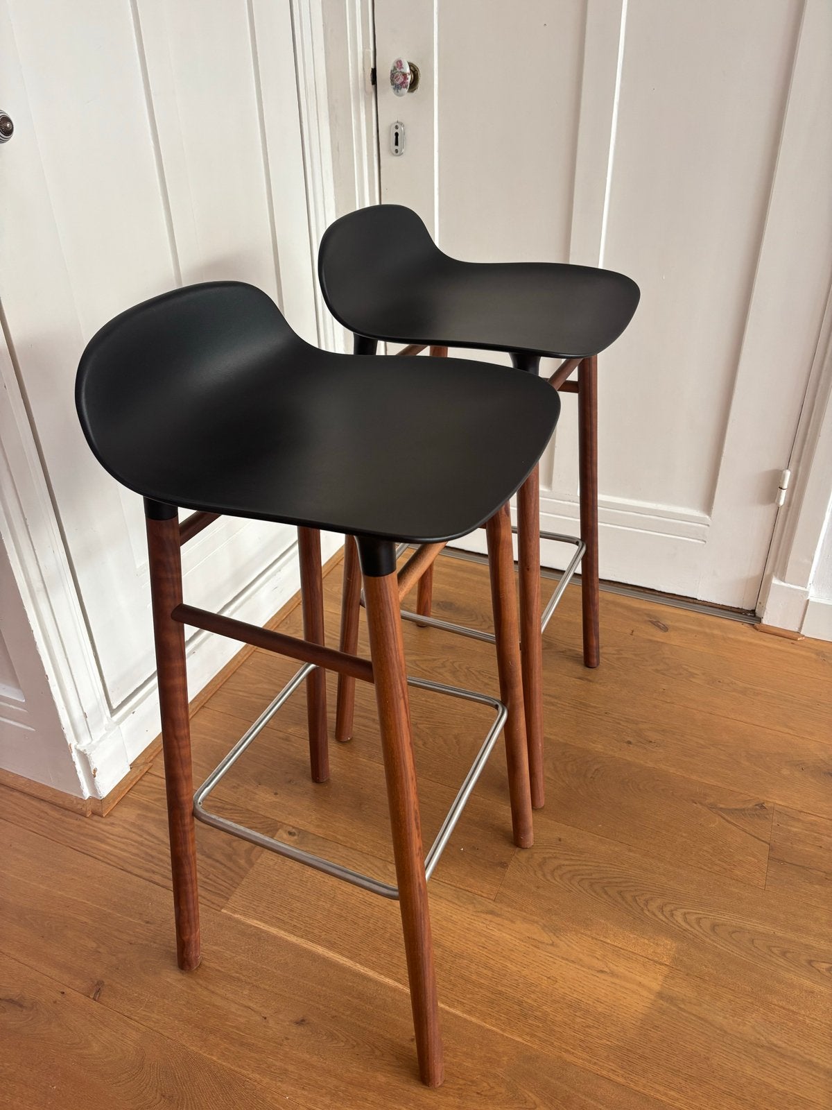 Barkrukken set van 2 Normann Copenhagen, Huis en Inrichting, Ophalen, Met voetsteun, 60 tot 90 cm, Zo goed als nieuw