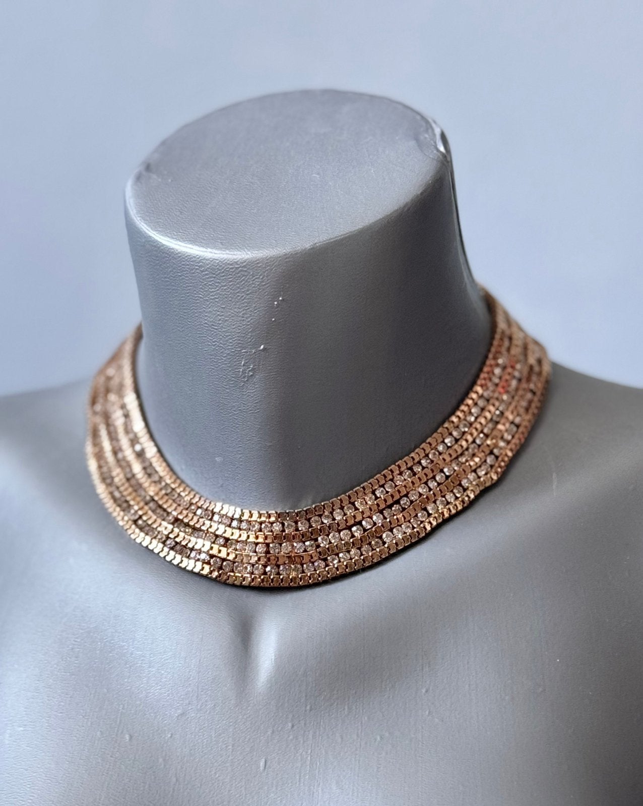 Goudkleurige (rosé/roodachtige) damesketting diamantstijl., Sieraden, Tassen en Uiterlijk, Ophalen of Verzenden, Zo goed als nieuw