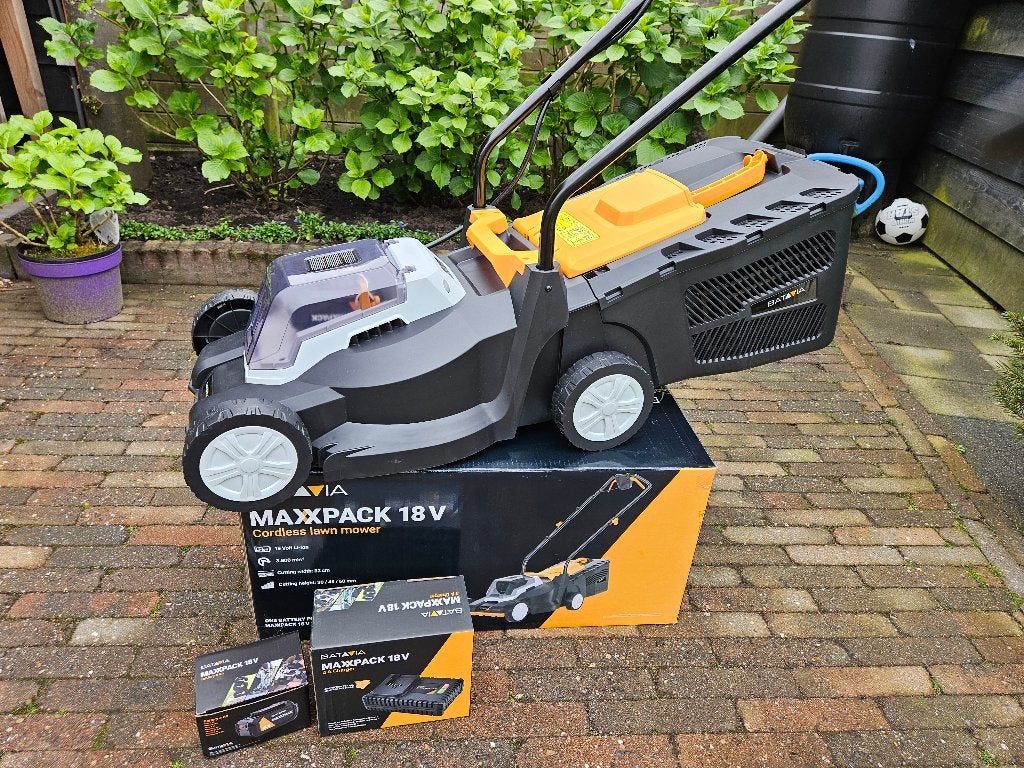 Batavia 18V grasmaaier met Lader en Accu € 160,00 NIEUW, Ophalen, Cirkelmaaier, Accu-grasmaaier, Nieuw