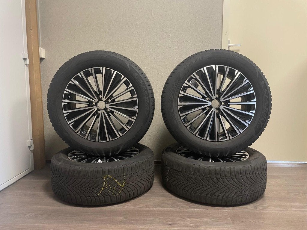 LAATSTE ZOMEROPRUIMING: Winterset VW Tiguan Napoli 18 inch, Ophalen, 18 inch, Gebruikt, Winterbanden